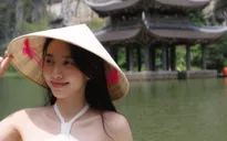Hoa hậu Thùy Tiên thả dáng ở danh thắng Tràng An, Ninh Bình