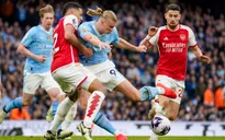 Man City, Arsenal cầm chân nhau tại Etihad, Liverpool chiếm ngôi đầu