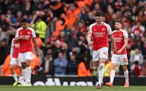 Arsenal thua sốc ngay trên sân nhà