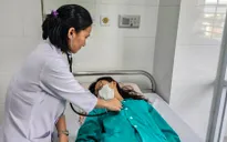 Vụ 12 học sinh THPT ngộ độc ở Khánh Hòa: Các em đều mua đồ ăn trước cổng trường