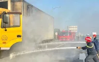 Xe tải bốc cháy trên cao tốc TP Hồ Chí Minh - Long Thành - Dầu Giây