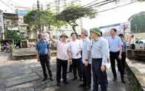 Bí thư Thành ủy Hà Nội: Hoàn thành di dời dân khỏi chung cư nguy hiểm trong tháng 4