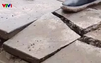 Vỉa hè lát gạch được một tuần đã bong tróc, nứt vỡ