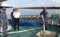 Hải quân tăng cường tàu cung cấp nước ngọt cho nhân dân các tỉnh miền Tây