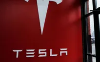 Cổ phiếu Tesla lao dốc