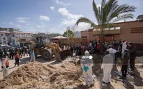 Phát hiện khoảng 200 thi thể trong ngôi mộ tập thể ở bệnh viện Nasser tại Dải Gaza