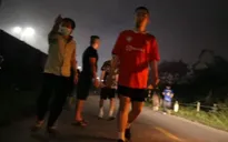 Phóng viên Thời báo VTV bị hành hung khi ghi hình vụ cháy ở Thanh Trì (Hà Nội)