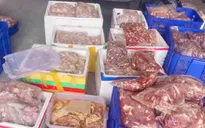 Hà Nội: Phát hiện kho chứa gần 1 tấn thực phẩm đông lạnh có dấu hiệu vi phạm