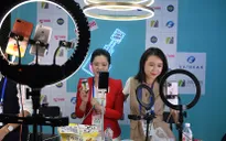 Người Trung Quốc đổ xô đi học cách bán hàng ra nước ngoài trên TikTok