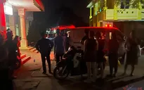 Người mẹ bàng hoàng phát hiện 2 con nhỏ đuối nước ở ao cá