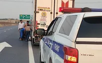 Gặp sự cố trên cao tốc Cam Lộ - La Sơn, gọi đường dây nóng để được hỗ trợ