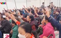 "Bẫy" quà tặng cho người cao tuổi: Nỗi chua xót của những người mua hàng