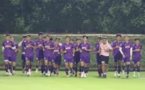 Đội tuyển U23 Việt Nam tập nhẹ trong buổi luyện quân đầu tiên tại Qatar