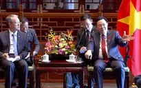 Chủ tịch Quốc hội Vương Đình Huệ tiếp các tập đoàn lớn của Trung Quốc
