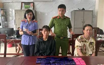 Bắt quả tang "nữ quái" đang nhận 6.000 viên ma túy tổng hợp