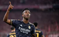 Vinicius lập cú đúp, Real Madrid thoát thua trên sân Bayern Munich