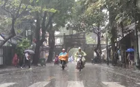 Miền Bắc tăng nhiệt, chiều tối mưa dông, miền Nam có mưa chuyển mùa
