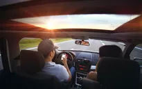 Nhu cầu du lịch bằng đường bộ tăng cao, thị trường cho thuê xe tự lái "bùng nổ" tại Trung Quốc