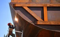 Ngành công nghiệp đóng tàu nỗ lực vươn ra biển lớn