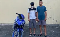 Bắt 2 đối tượng cướp giật điện thoại của người đi đường