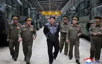 Lãnh đạo Triều Tiên Kim Jong-un thị sát hệ thống tên lửa chiến thuật