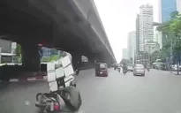 Gây tai nạn do chuyển làn không quan sát
