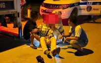 Nam thanh niên thông chốt, tông cảnh sát giao thông gãy chân