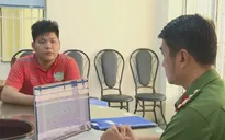 Mang còng số 8, giả danh cảnh sát hình sự chặn xe, cưỡng đoạt tài sản
