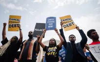 Mỹ xóa nợ sinh viên