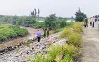 Hà Tĩnh: Phát hiện 2 thi thể nam thanh niên dưới chân đê