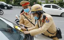 Đề xuất CSGT được trang bị vũ khí, ngăn chặn người vi phạm