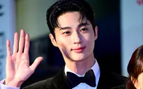 Ngôi sao “Lovely Runner” chia sẻ về những tổn thương khi mới vào nghề
