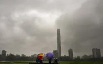 Bão Remal khiến 16 người thiệt mạng, hàng triệu người không có điện ở Ấn Độ và Bangladesh