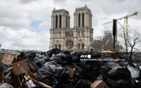 Paris có nguy cơ ngập rác trong kỳ Thế vận hội do công nhân thu gom đình công