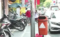 Bất hợp lý kẻ vạch phân chia vỉa hè ở TP Hồ Chí Minh