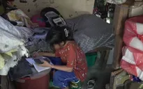 Học sinh nghèo Philippines chật vật học ở nhà giữa nắng nóng
