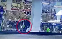 Nam công nhân tử vong do đồng nghiệp tự ý sử dụng xe nâng hàng