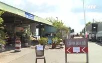 Người dân lo lắng khi bến đò qua sông Hậu dừng hoạt động