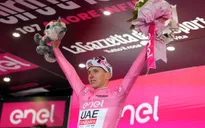 Tadej Pogacar giữ áo hồng sau chặng 3 Giro D'Italia 2024