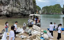 Cùng chung tay gìn giữ vẻ đẹp của vịnh Hạ Long
