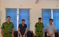Lạm thu tiền học sinh, Hiệu trưởng và nguyên kế toán trưởng bị bắt tạm giam