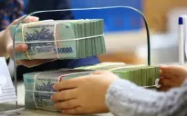 Lãi suất ngân hàng tiếp tục "nhích" tăng