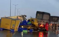 Hà Nội: Liên tiếp 2 vụ tai nạn giao thông khiến Vành đai 3 ùn tắc