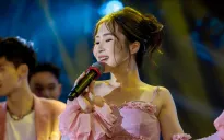 Hương Tràm cùng lúc phát hành hai MV trong tháng 6