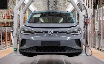 Xe điện Volkswagen "xanh" hơn với năng lượng Mặt Trời