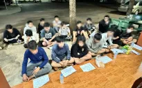 17 thanh niên dùng hung khí đuổi đánh nhau, giải quyết mâu thuẫn