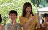 Bạn cùng lớp Chương Tử Di đóng phim mới sau 16 năm làm phu nhân nhà giàu