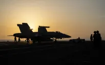 Houthi tấn công 3 tàu trên Biển Đỏ và biển Arab