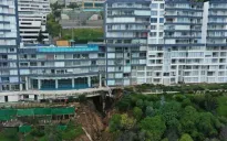 Sạt lở dưới chân chung cư ở Chile