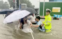 Trung Quốc dừng một số tuyến đường sắt phía Đông do mưa lớn kéo dài